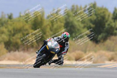 media/Apr-09-2023-SoCal Trackdays (Sun) [[333f347954]]/Turn 7 (1135am)/